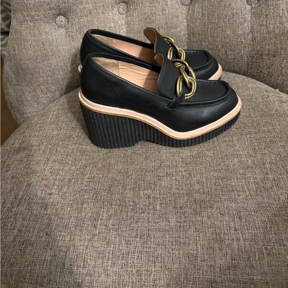 Dolce Vita Black and Gold Platform Shoes with Chunky Sole